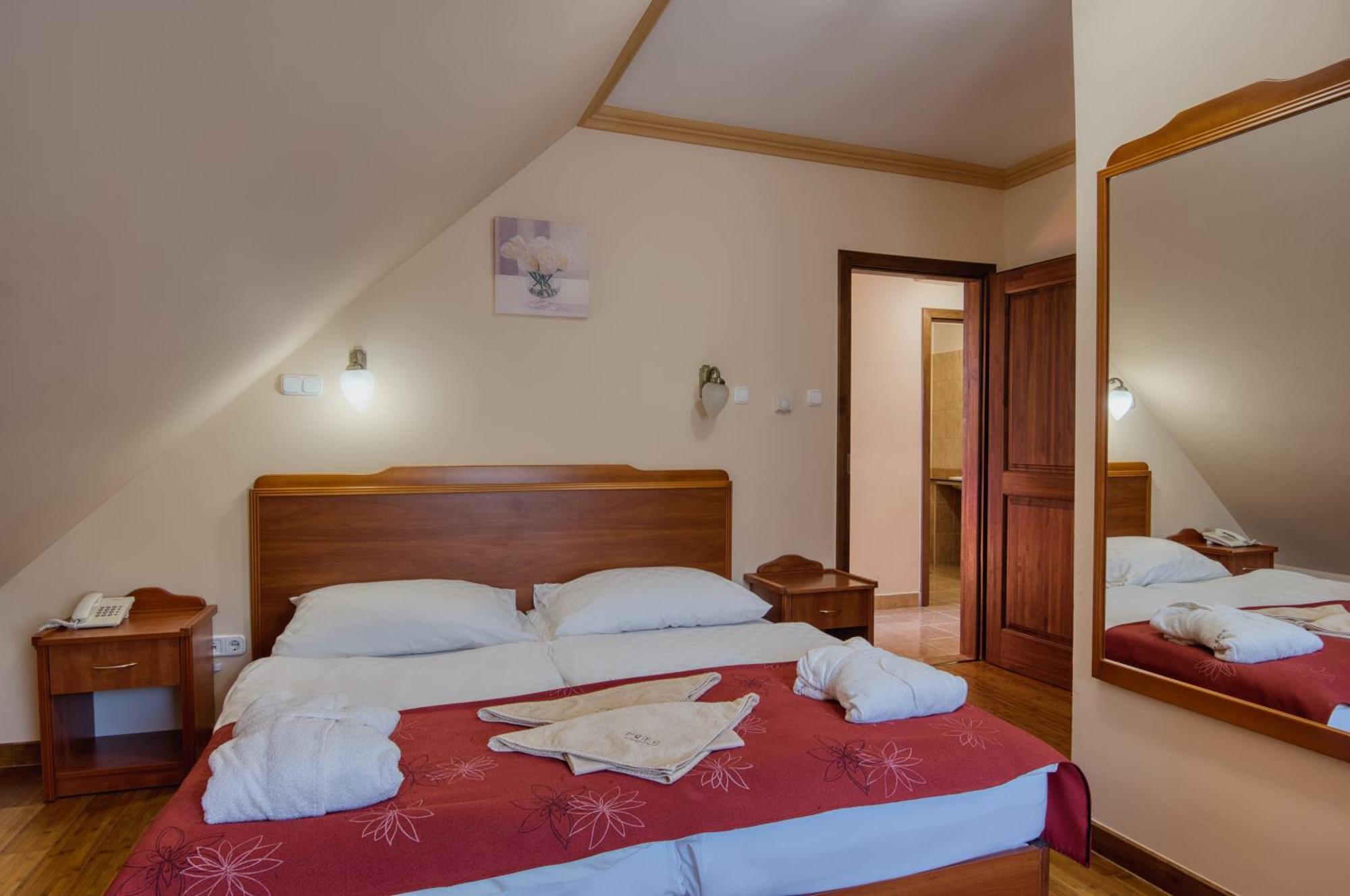 Fried Kastely Hotel Simontornya Cameră foto
