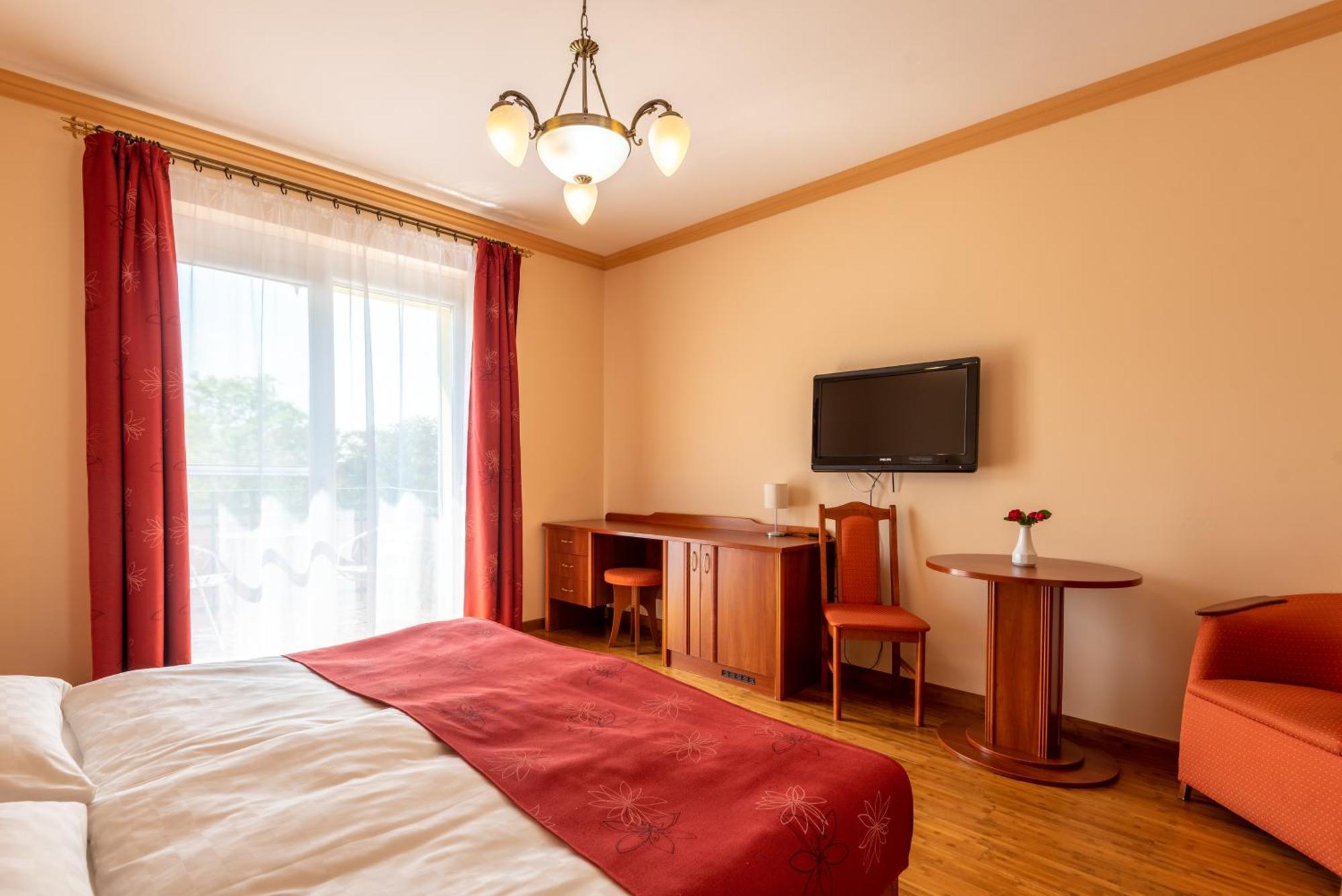 Fried Kastely Hotel Simontornya Cameră foto